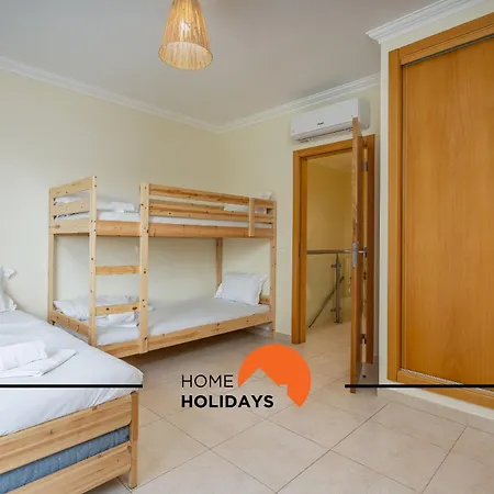 #246 Branca 23 By Holidays Vila *